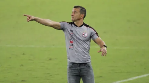 Foto: Guilherme Drovas/AGIF - Ranielle Ribeiro treinador do Campinense