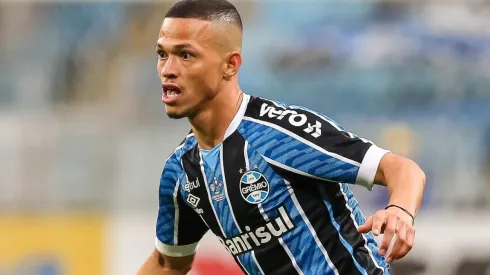 Foto: Pedro H. Tesch/AGIF - Darlan interessa ao Juventude.