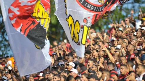 Jhony Pinho/AGIF - Torcida do Vitória no Barradão