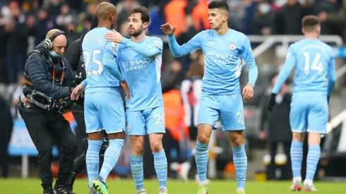 City dominou e goleou o Newcastle, fora de casa, em resultado que manteve os Sky Blues na liderança do Campeonato Inglês