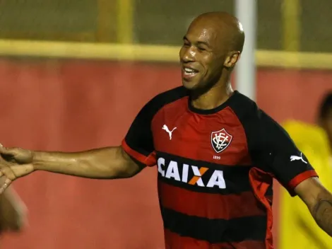 Com contrato renovado, o atacante Dinei projeta seu futuro no Vitória e diz: "Não podia encerrar carreira lesionado"