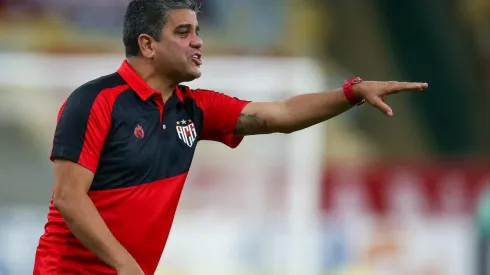 Marcelo Cabo, técnico do Atlético-GO (Foto: Getty Images)