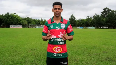Naldo foi o último reforço anunciado pela Portuguesa (Foto: site oficial da Portuguesa)