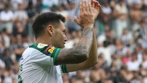 Foto: Fernando Moreno/AGIF - Zárate pediu alto salário para renovar com o Coelho