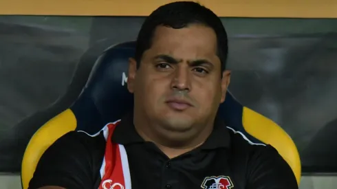 Foto: Thiago Ribeiro/AGIF - Leston Júnior será o treinador do Santa Cruz em 2022