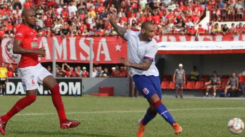 Foto: Robson Mafra/AGIF - Rafael Furtado é o mais novo reforço do Santa Cruz