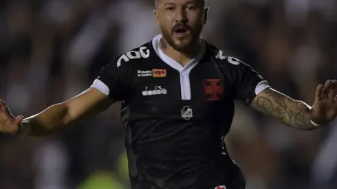 Rossi tem 44 partidas com a camisa do Vasco (Foto: Thiago Ribeiro/AGIF)