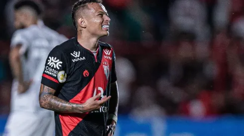 Janderson fez boa temporada pelo Atlético-GO (Foto: eber Gomes/AGIF)