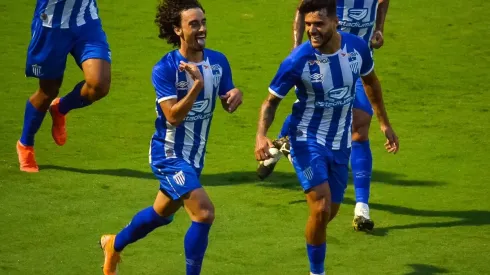 Foto: R.Pierre/AGIF - Valdivia comemora gol durante partida contra o Vitoria na Ressacada.