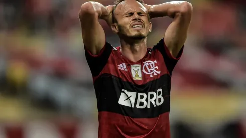 Foto: Thiago Ribeiro/AGIF - Renê entrou no radar do Santos, informa jornalista da ESPN, em seu último ano de contrato no Flamengo