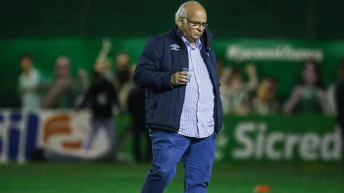 Foto: Fernando Alves/AGIF - Romildo abriu o jogo sobre o futuro de Douglas Costa