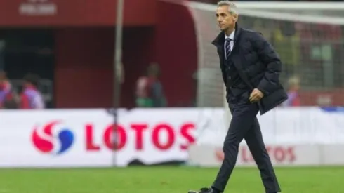 Olimpik/NurPhoto via Getty Images/ Jogadores brasileiros que foram treinador por Paulo Souza elogiam o treinador: