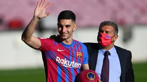 Foto: David Ramos/Getty Images | Ferran Torres foi apresentado na manhã desta segunda-feira,03.