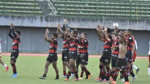 @CarpiPietro – Meninos do sub-20 do Vitória, que venceram a Copa do Nordeste da categoria