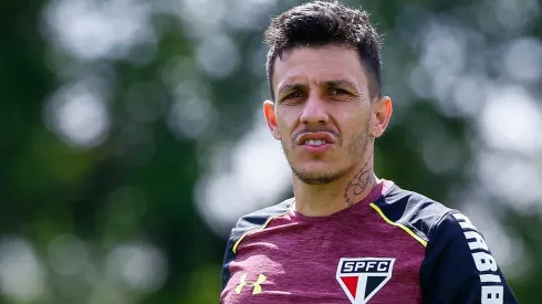 Foto: Marcello Zambrana/AGIF - Jean Carlos, hoje no Náutico, foi descartado por Abrahão, contrariando a versão de empresário