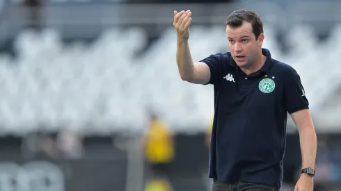 Foto: Thiago Ribeiro/AGIF – Daniel Paulista, treinador do Guarani