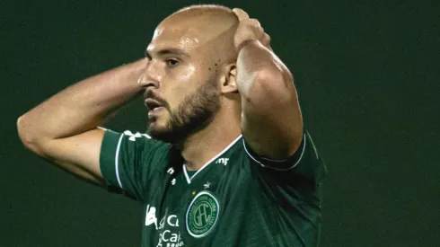 Foto: (Diogo Reis/AGIF) - Guarani negociou uma renovação com Régis até os momentos finais, mas o meia acabou acertando com o Coritiba