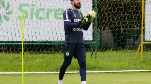 Walter renovou seu contrato com o Cuiabá até 2023 (Foto: AssCom Dourado)