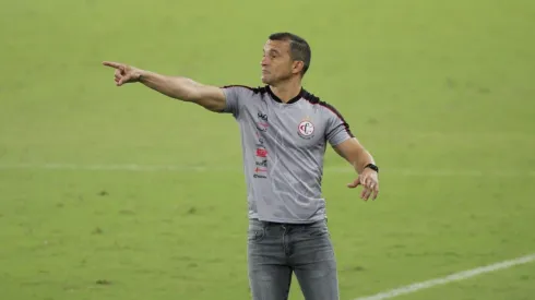 Foto: Guilherme Drovas/AGIF – Ranielle Ribeiro, treinador do Campinense