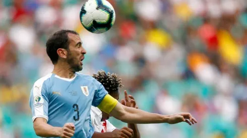 Diego Godín marcou época na seleção uruguaia (Foto: Thiago Calil/AGIF)