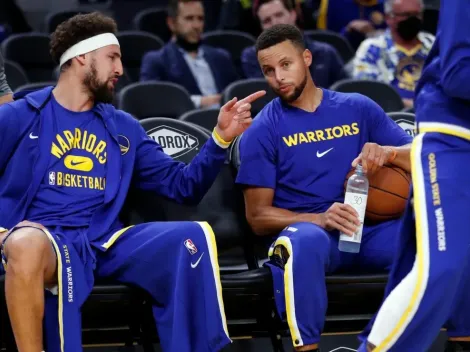 Stephen Curry comemora retorno de Klay Thompson as quadras; ala estava fora desde 2019