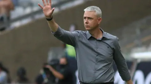 Foto: Fernando Moreno/AGIF - Tiago Nunes, treinador do Ceará