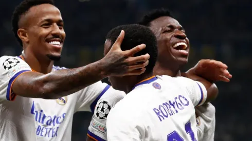 Foto: Antonio Villalba/Real Madrid via Getty Images - Trio brasileiro do Real ganhou os holofotes no domingo ao comemorar aniversário de Rodrygo com música do... Corinthians!