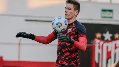 Luan Polli, goleiro do Atlético-GO (Foto: Bruno Corsino/ACG)