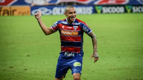 Foto: Kely Pereira/AGIF | Wellington Paulista foi ventilado no América-MG pela imprensa mineira