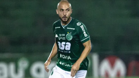 Foto: (Diogo Reis/AGIF) – Régis foi um dos principais nomes do Guarani em 2021, mas deixou o Brinco de Ouro na última semana