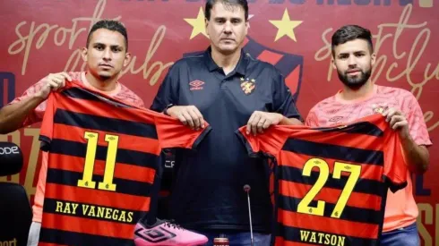 Foto: Anderson Stevens/Sport Club do Recife/Divulgação - Ray Vanegas e Nicolás Watson: argentino e colombiano já foram apresentados oficialmente