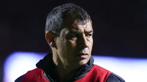 - Carille espera por reforços no Santos