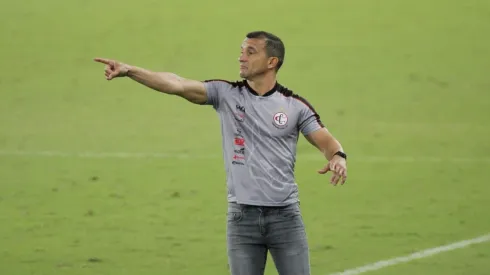 Foto: Guilherme Drovas/AGIF - Ranielle Ribeiro, treinador do Campinense