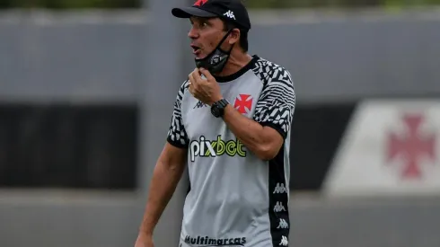 Foto: Thiago Ribeiro/AGIF - Zé Ricardo: técnico e comissão vêm acompanhando a competição de base
