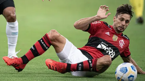 Rodrigo Caio recebeu alta do hospital e será acompanhado pelo DM do Flamengo