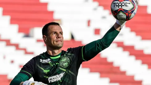 Foto: (Rafael Vieira/AGIF) - Aos 37 anos, Wilson não tem futuro garantido no Coritiba, que busca um novo goleiro