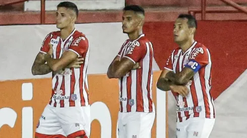 Foto: Paulo Paiva/AGIF | Camutanga deseja estabelecer uma dupla fixa no setor defensivo