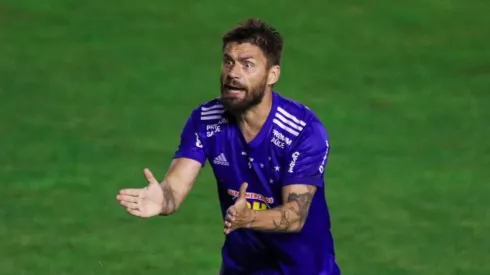 - Sobis se aposentou dos gramados recentemente