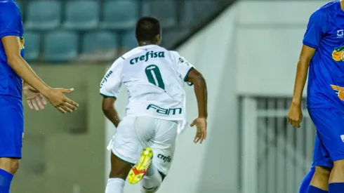 Foto: Diogo Reis/AGIF - Endrick barbarizou pelo Palmeiras e marcou gol de placa contra o Oeste na Copinha