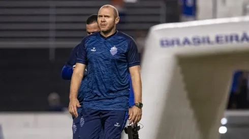 Foto: Celio Junior/AGIF – Mozart, treinador do CSA