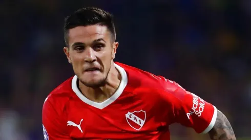 Foto: (Marcos Brindicci/Getty Images) - Fabricio Bustos, do Independiente-ARG, interessa ao Santos