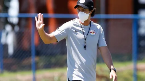 Foto: (Flickr Oficial Bragantino/Ari Ferreira/Red Bull Bragantino) – Mauricio Barbieri, técnico do Bragantino, ganhou mais um reforço