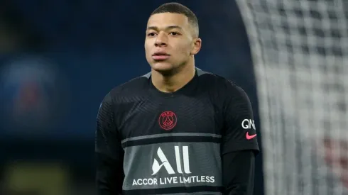 Mbappé está com o contrato próximo do fim no PSG; atacante ainda não decidiu futuro