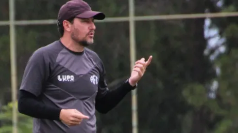 Foto: Jonatan Dutra/Ferroviária SA/Divulgação - Elano: tentou empréstimo de atacante do Santos