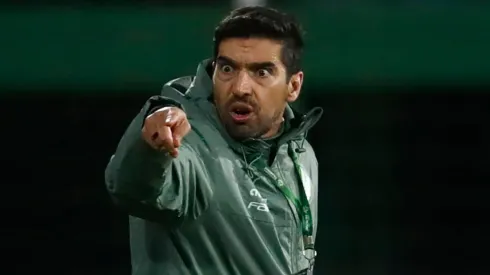 (Photo by Marcos Brindicci - Pool/Getty Images) - Abel vem blindando o jovem.