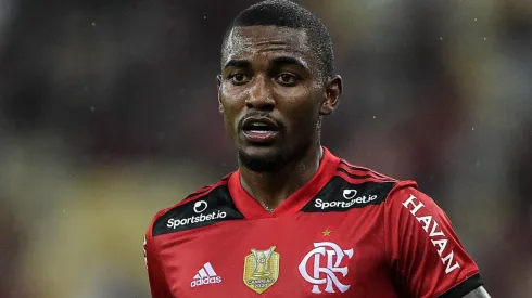 Foto: Thiago Ribeiro/AGIF – Ramon pode ajudar Flamengo a fechar com atacante