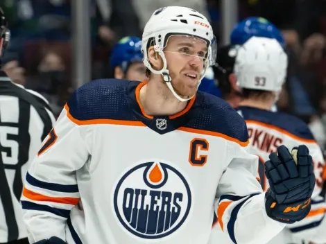 Com Connor McDavid decisivo, Edmonton Oilers viram pra cima dos Canucks fora de casa
