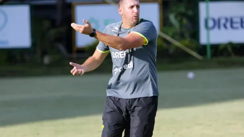 Eduardo Oliveira comandou o treinamento (Foto: AssCom Dourado)