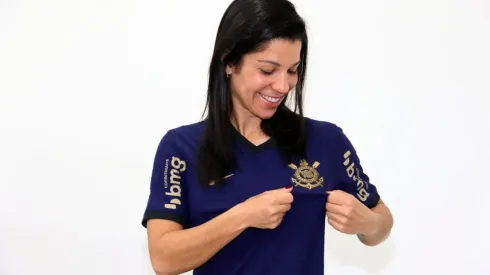 De volta ao Corinthians, Paulinha manda recado e faz projeções: