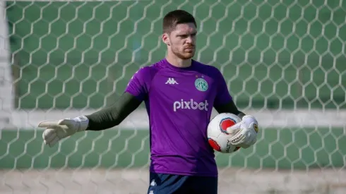 Foto: (Twitter Oficial Guarani/Thomaz Marostegan/Guarani FC) - Kozlinski é uma das novidades da escalação do Guarani